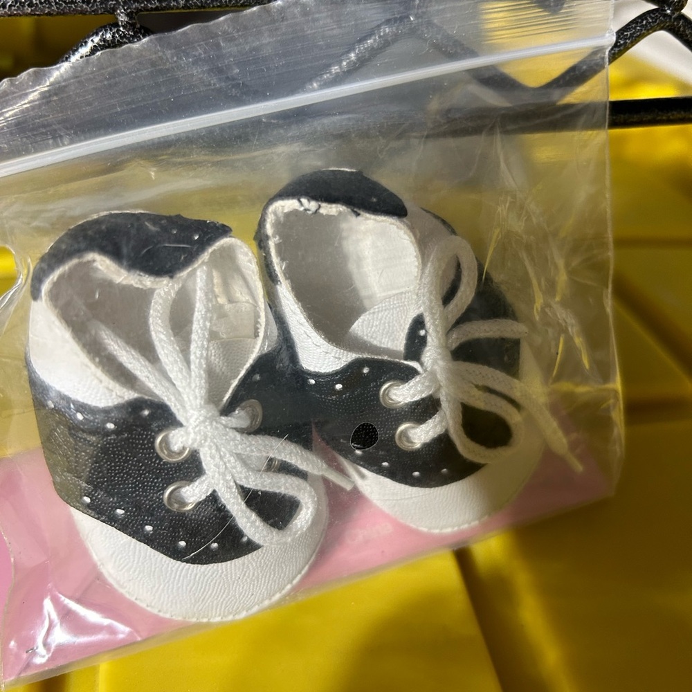 Saddle back shoes